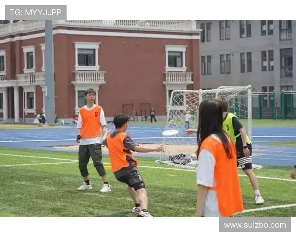 成都飞盘队的蜕变与成长：从街舞到飞盘的精彩旅程与挑战